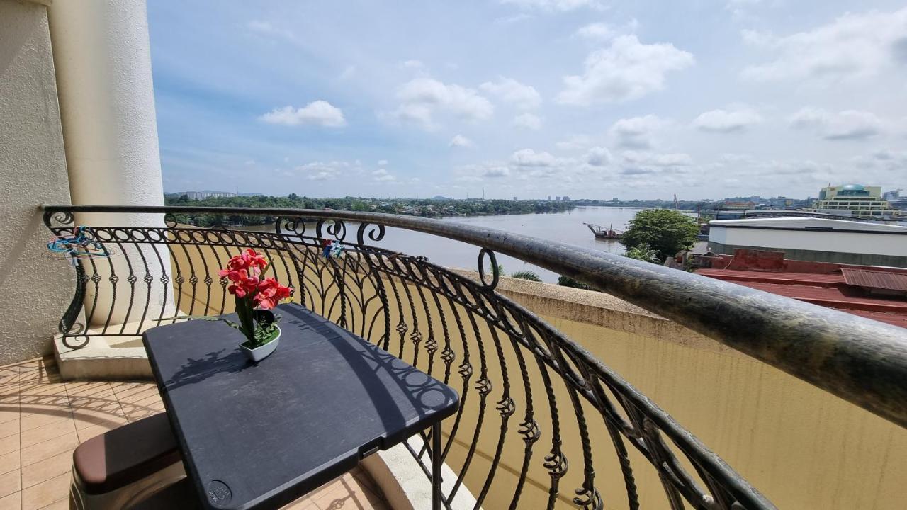 Kenyalang Emerald Riverine Resort Homestay Кучинг Екстериор снимка