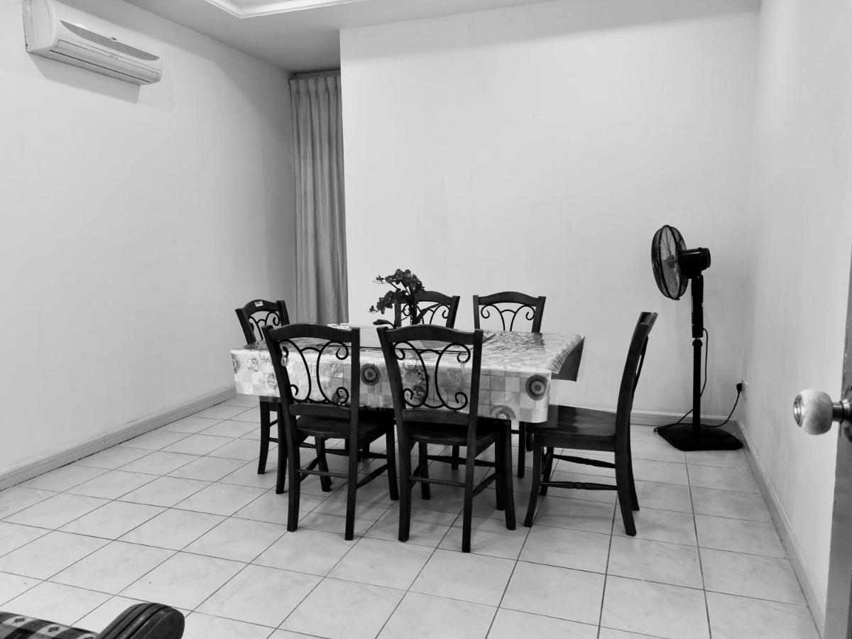Kenyalang Emerald Riverine Resort Homestay Кучинг Екстериор снимка